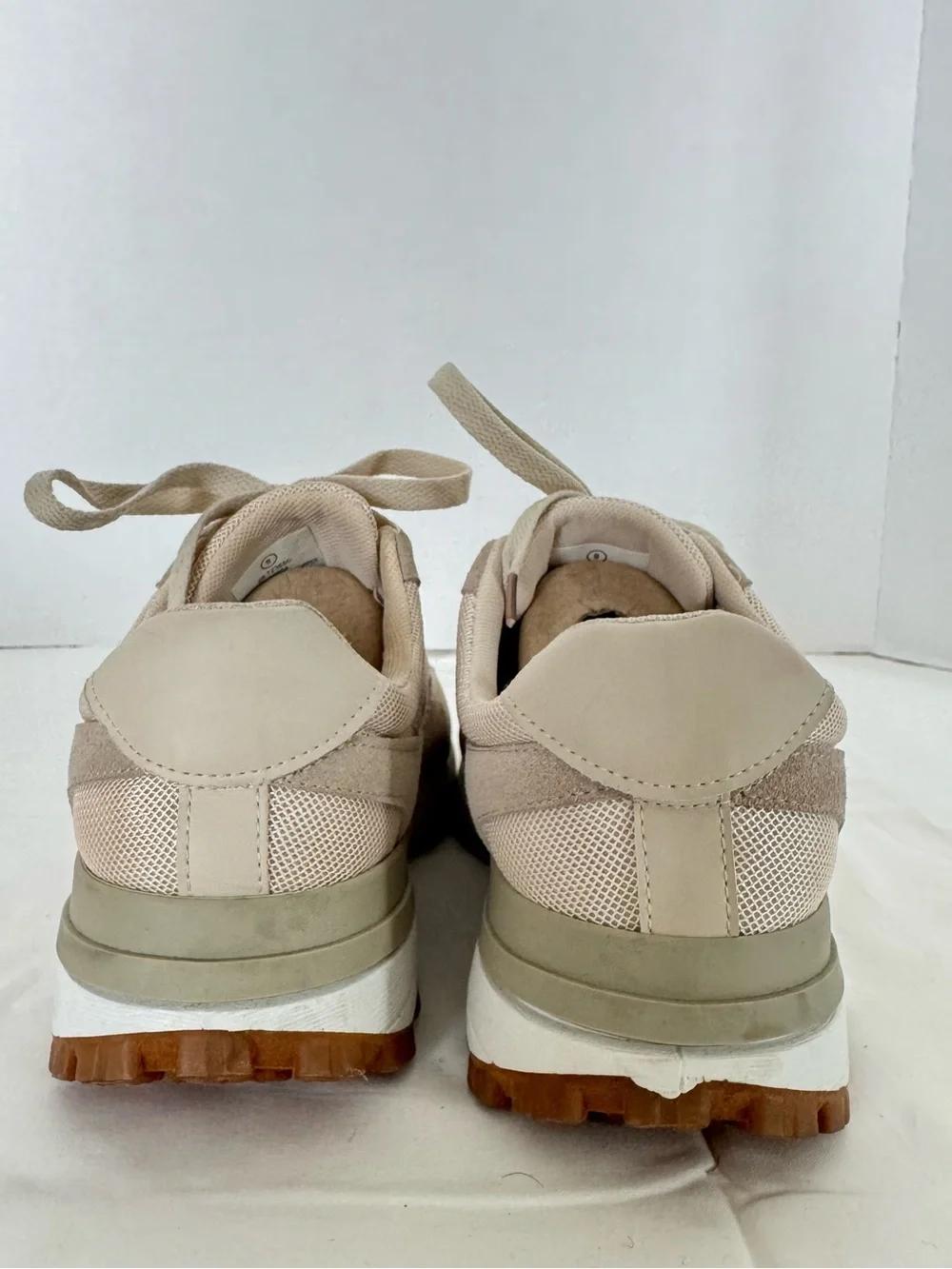 Rachel Zoe Beige and Tan Women's Sneakers - Casual Runner Style Size 9